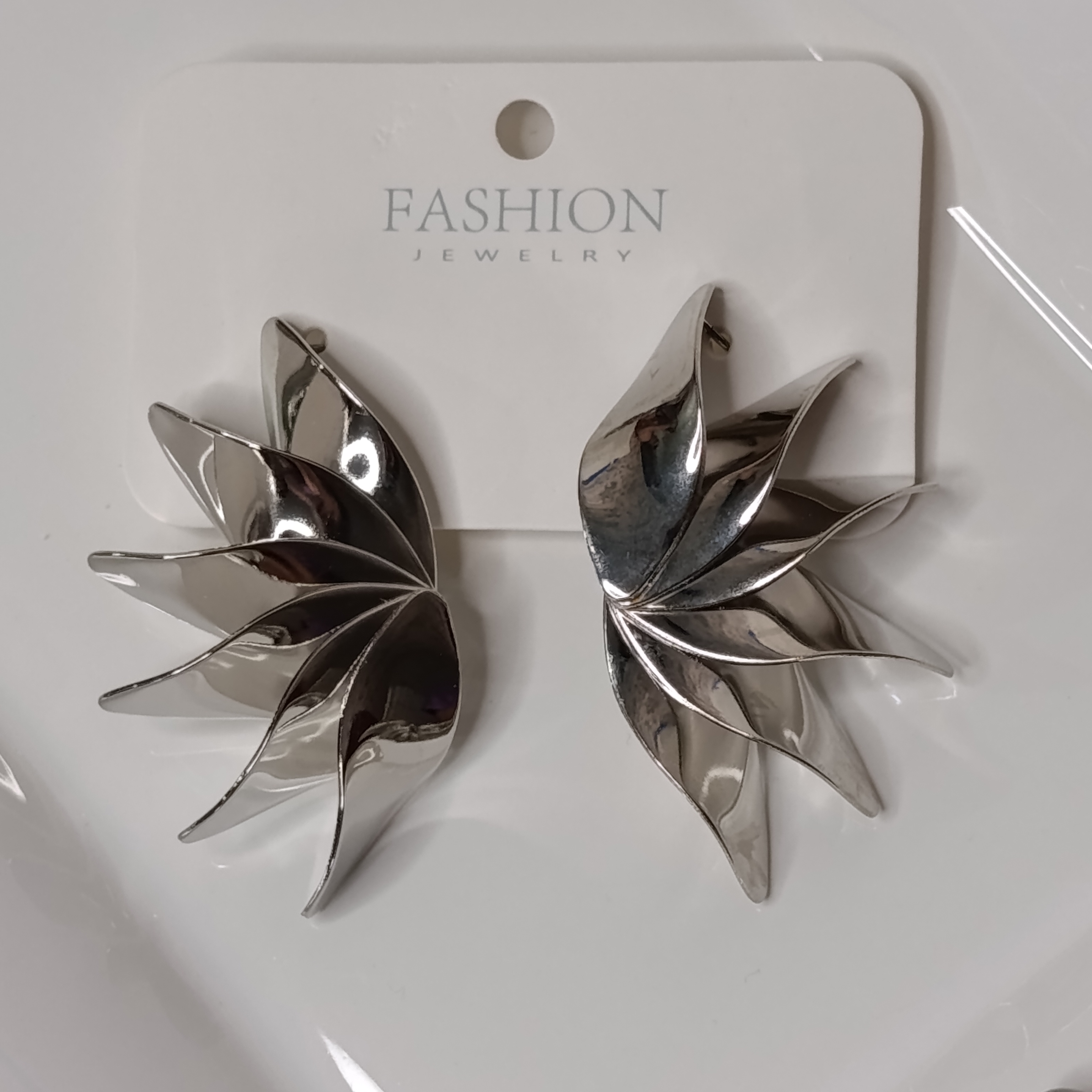 گوشواره گل نقره ای